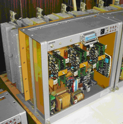 Тиристорный коммутатор с плавным пуском, устройство плавного пуска